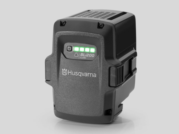 Husqvarna Pack tronçonneuse à batterie HUSQVARNA T542iXP + QC250 + BLi200 - vue 4