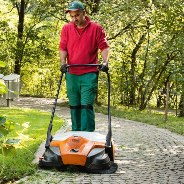 Stihl KGA770 Balayeuse à batterie STIHL - AP System - vue 3