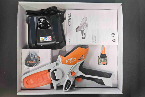 Stihl STIHL GTA 26 mini tronçonneuse coupe-branches à batterie en pack avec batterie et chargeur - vue 4